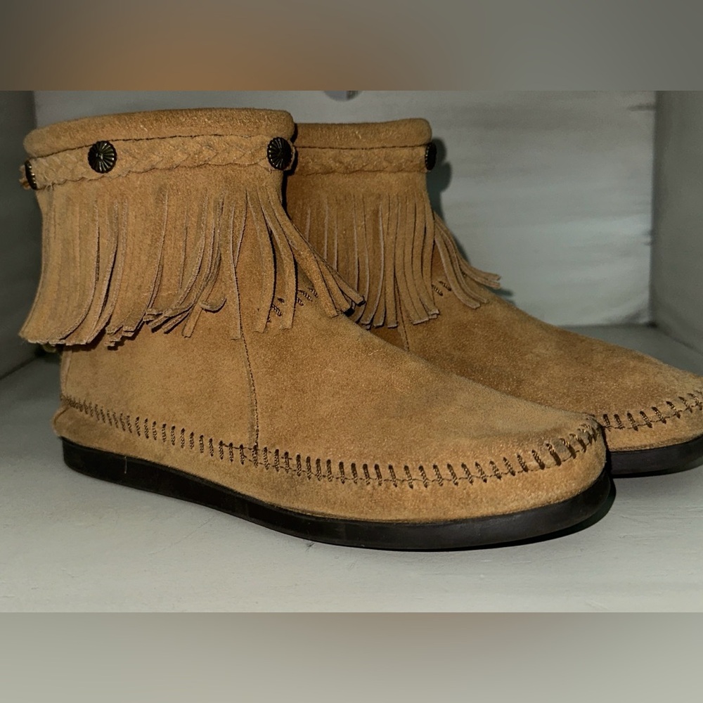 Minnetonka Tan Suede Boots